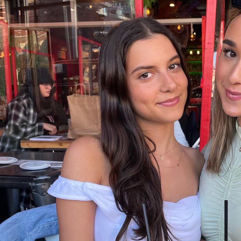 Meet your Posher, Alisa